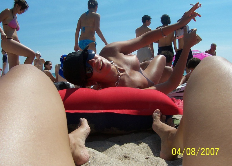 Нудистский отдых студентов на пляже 6 фото