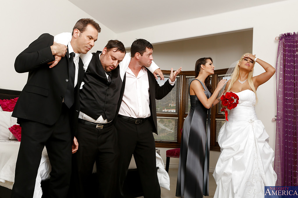 Лучший друг жениха трахнул невесту в анал сразу после свадьбы 1 фото